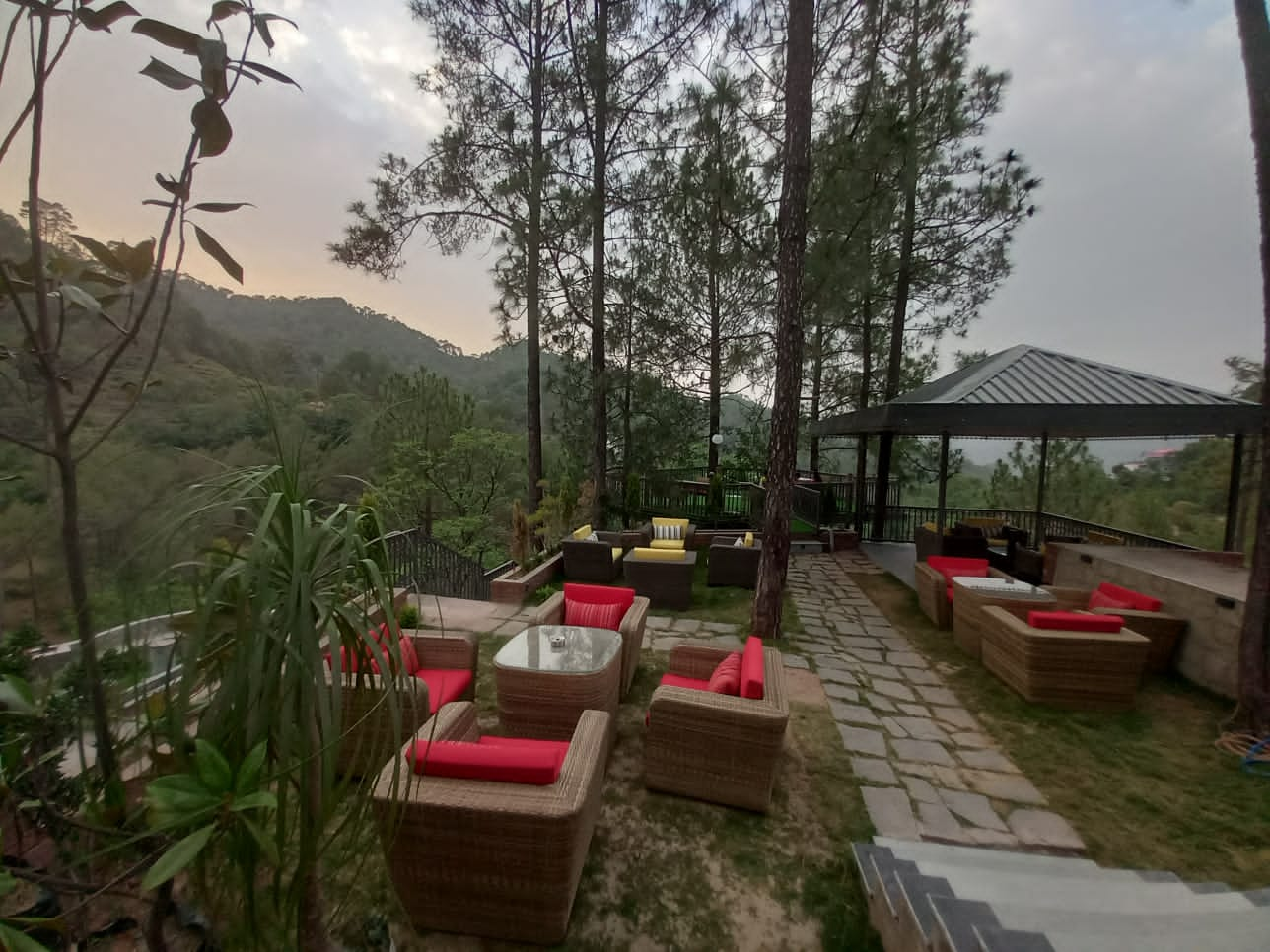 Kasauli Hotels from ₹ 2,826/night | Compare Best Hotels in Kasauli - KAYAK